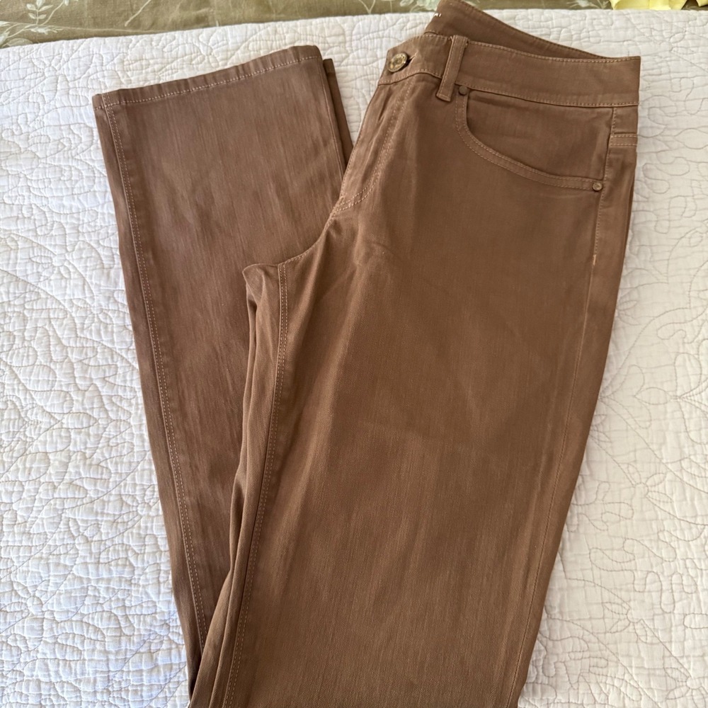 Elie Tahari Adena Straight Jeans 8 Brown Mid Rise Classic Fit Quiet Luxury